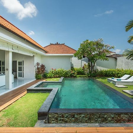 Modern 3 Bedrooms Villa Beach Walking Distance Seminyak  Exterior photo